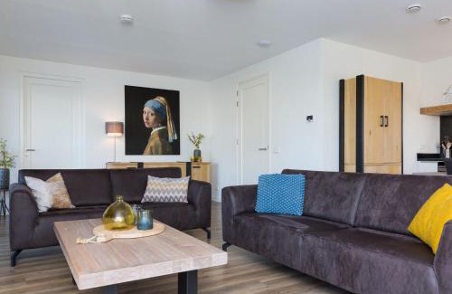 Delfstrahuizen Villa | Stylish Villa by the Water