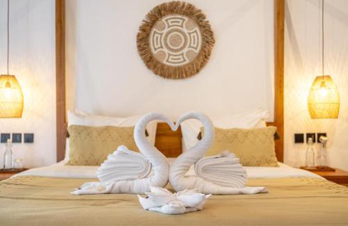 Penestanan Villa | Stylish Villa for Two- Relax, Soak, and Reconnect