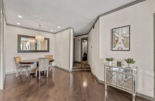 West Los Angeles Apartment | Stylish Westwood Condo, Near UCLA & Century City