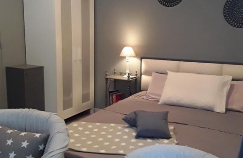 Nea Erithraia Ski Chalet | Stylish Wooden Chalet suburbs Athens