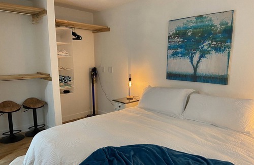 Central Okanagan Condo | Stylist lakefront condo. Steps from the beach!