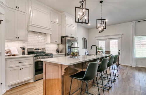 Choctaw House | Suburban Shangri-La: Where Comfort Throws a Party!