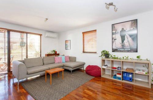 Fremantle Apartment | Suffolk Villa Fremantle On Your Doorstep Location