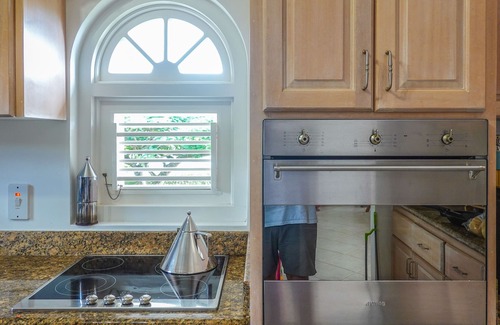 Mount Standfast Villa | SUGAR HILL VILLA, VIEWS, MINS TO HOLETOWN & BEACH/BEACH CLUB MEMBERSHIP