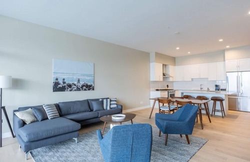 Regional District of Nanaimo Apartment | Suite #111 · Suite 111: Contemporary Oceanfront Accommodation