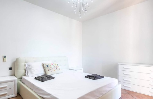 Prato Apartment | Suite a Prato con 2 balconi