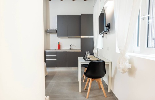 Carpenzago Apartment | Suite apartment on Naviglio Castel view