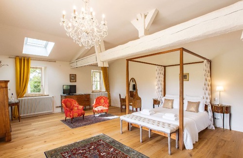 Latresne House | Suite Cèdre, Château Gassies, charm 15 minutes from Bordeaux, up to 4 guests