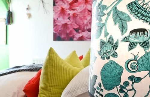 St Austell Bed & Breakfast | Suite-Ensuite with Shower-Lawnside