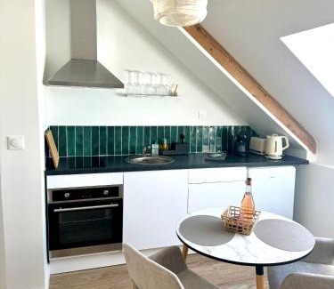 Chateauneuf-du-Faou Apartment | Suite Fleurs des champs