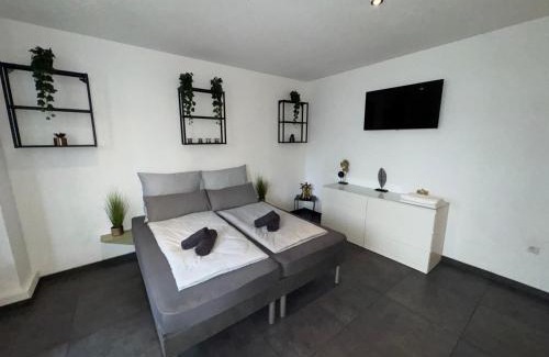 Friedrichshain Apartment | Suite Julius Cesar mit Private Sauna & Whirlpool