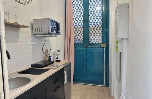 Arpajon Apartment | Suite Love - Jacouzzi - Table de Massage