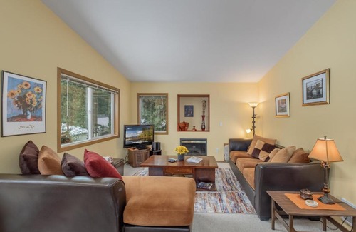 Downtown Leavenworth Apartment | Suite Serenity Condo by NW Comfy Cabins