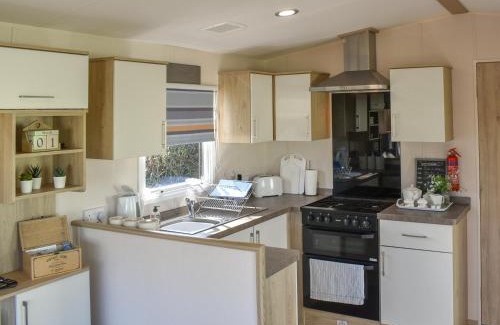 Knaresborough House | Summer Breeze - Uk37642
