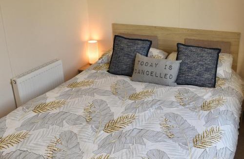 Knaresborough House | Summer Breeze - Uk37642