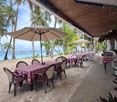 Manoc-Manoc Hotel | Sundown Resort & Austrian Pension House