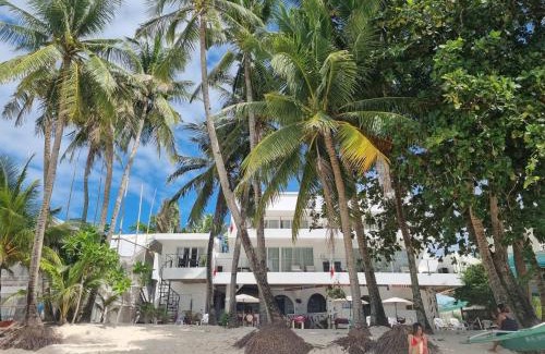 Manoc-Manoc Hotel | Sundown Resort & Austrian Pension House