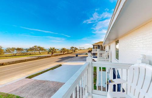 Del Mar Apartment | Sunflower of Ocean Drive
