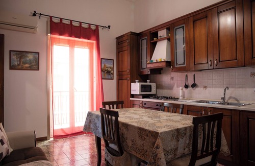 Partanna Apartment | Sunflowers