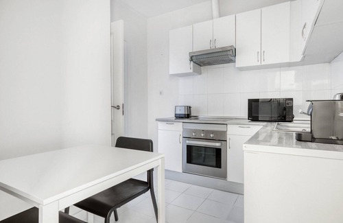 Chueca Apartment | Sunlit Chueca 2BR nr city center, by Blueground