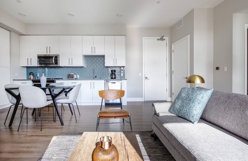 San Carlos Apartment | Sunlit San Carlos 2BR w/Gym, Pool, walk to Train & Shops, by Blueground