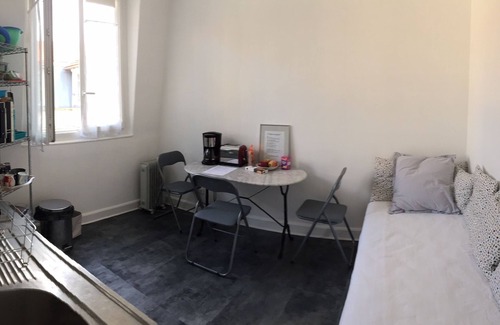 Quartier de la Roquette Apartment | sunny and convenient home in Paris