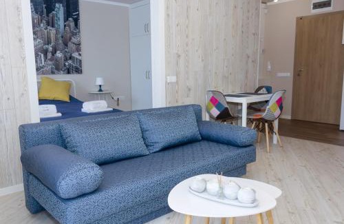 Odesos Apartment | Sunny Blue One-Bedroom Flat with Balcony by Flat Mаnager