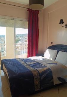 Cite Charaf Apartment | Sunny Coastal Stay Stunning Views