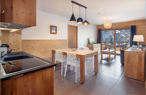 Champagny-en-Vanoise Apartment | Sunny flat - SKI IN/OUT LA PLAGNE CHAMPAGNY - village center