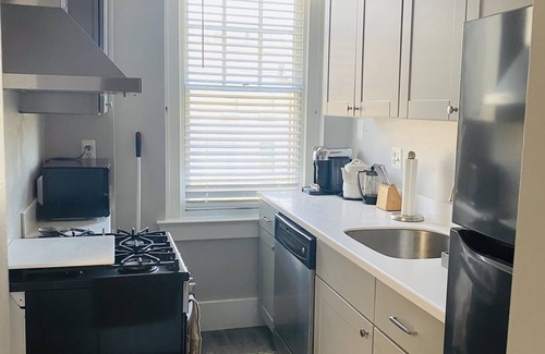 Adams Morgan Apartment | Sunny Furnished 1 Bedroom Apt in Adams Morgan