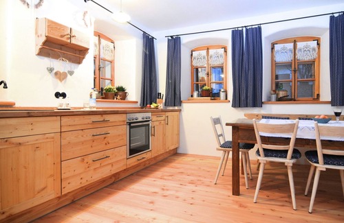 Stadlern House | Sunny holiday home near the forest