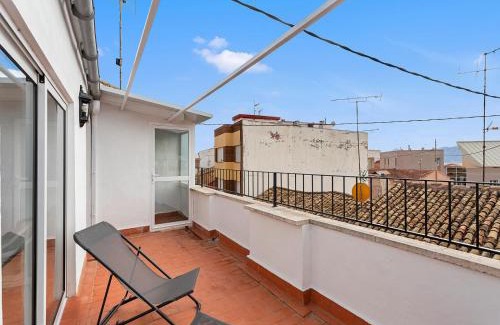 Onil Apartment | Sunny house in Onil with terrace and bbq