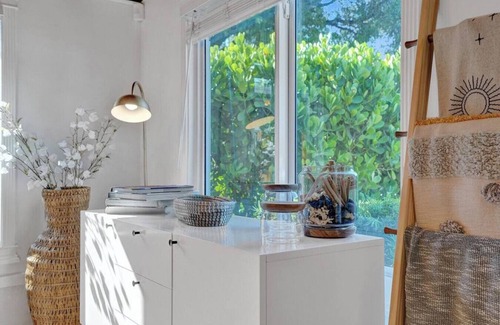 Edgewood House | Sunny Regards BBQ & Fire Pit 5min to Airport