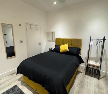 Plaistow and Sundridge Apartment | Sunny Stay Studio