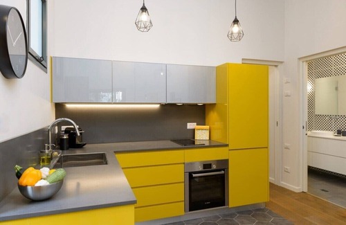 Tel Aviv City Center Apartment | Sunny Tel Aviv Retreat W Spacious Private Garden