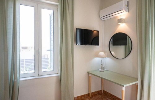 Poros Villa | Sunny yard apartments