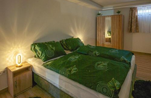 Rakoshegy Apartment | Sunrise Airport Inn - Free Parking