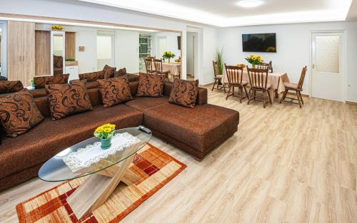 Rakoshegy Apartment | Sunrise Airport Inn - Free Parking