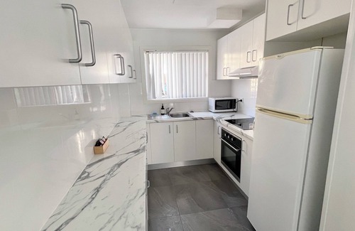 Surfers Paradise Apartment | Sunrise Apt 5 · Renovated 2BR · Ground Floor +Pool