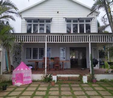 Kingsborough House | Sunrise beach house