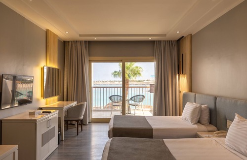 Village Road Resort | SUNRISE Crystal Bay Resort - Grand Select