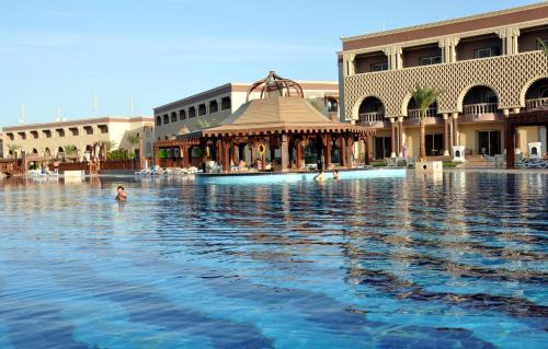 Village Road Resort | Sunrise Mamlouk Palace Resort