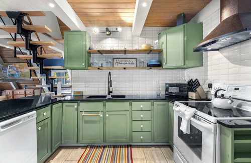 Sunrise Beach House | Sunrise Oasis – Lakefront Living
