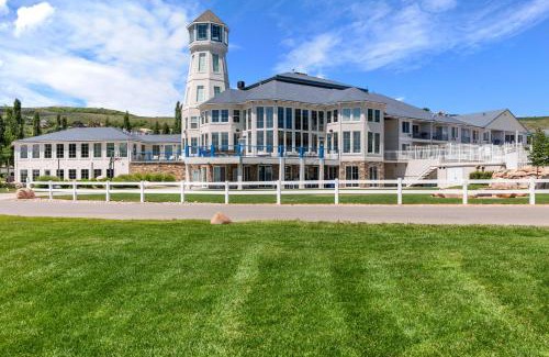 Harbor Village House | Sunrise Resort Room #302