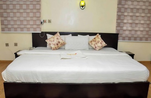 Abeokuta Hotel | Sunrise Suites and Resturant