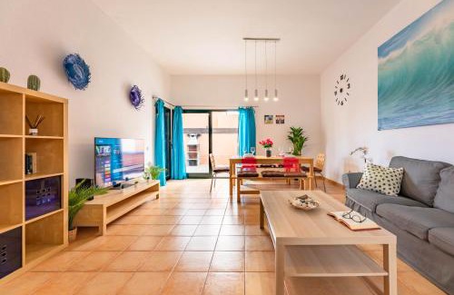 Corralejo House | Sunrise Surf House, Big Garden, Hot Tub, Parking, super-fast free Wi-Fi