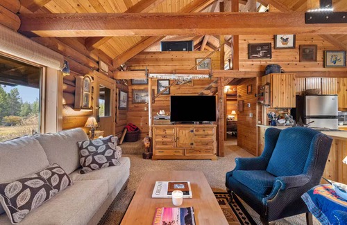 Oregon Water Wonderland Cabin | Sunriver Log Cabin, Riverfront Deschutes Retreat