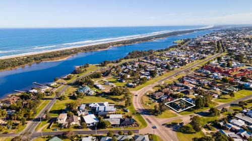 Lakes Entrance House | Sunseeker on Palmers