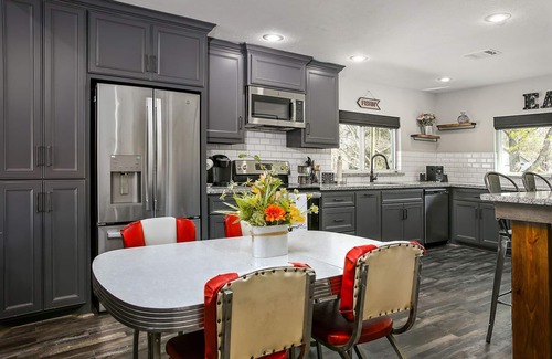 Blanchard House | SUNSET COVE #2 - LAKEFRONT RETREAT WITH SPECTACULAR SUNSET VIEWS!