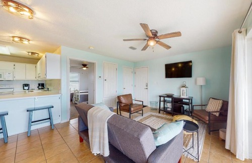 Navarre Beach Apartment | Sunset Harbour Villas 3-332